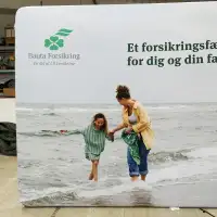 pop-up messevegg med LB-forsikring branding